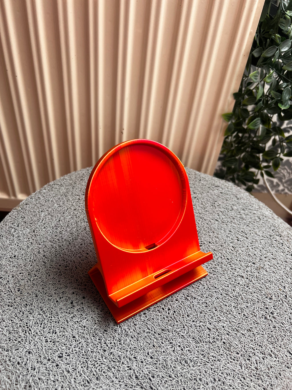 3D Nyomtatott Vezeték Nélküli Töltő Állvány – Qi Kompatibilis Asztali Tartó