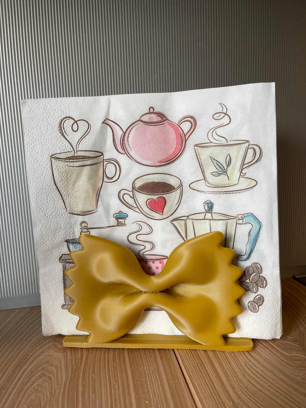 Farfalle Tészta Szalvétatartó – 3D Nyomtatott (Mustarsárga)