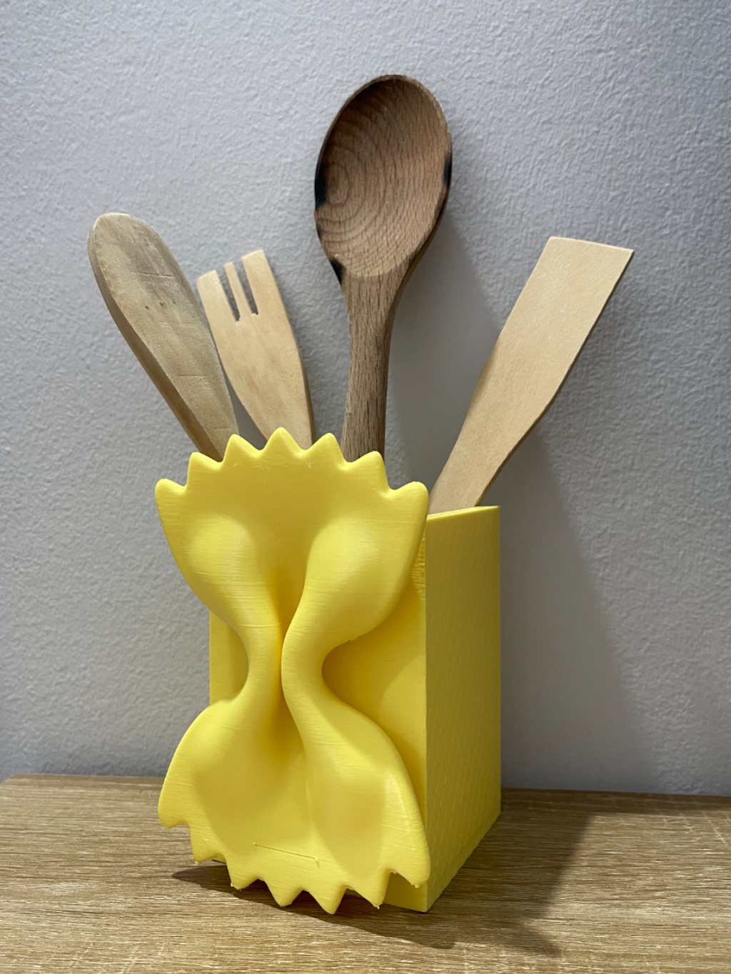 Farfalle Tészta Konyhai Eszköztartó – 3D Nyomtatott (Sárga)